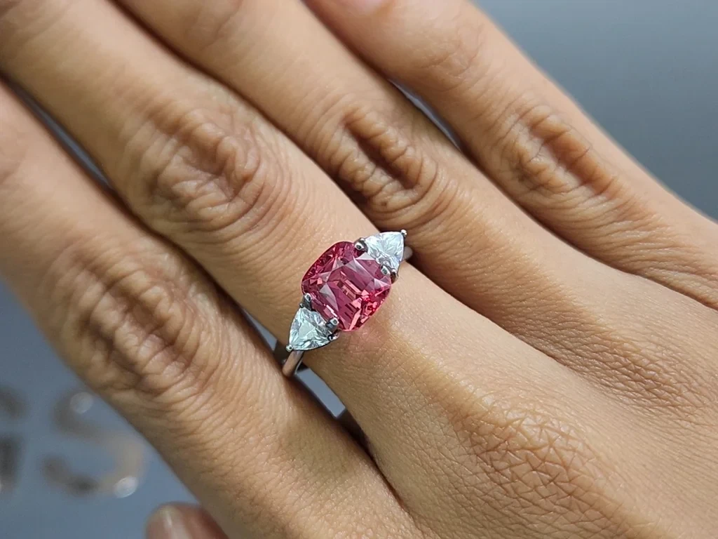 Pink spinel Mahenge cushion cut 3.01 carats, Tanzania Image №5
