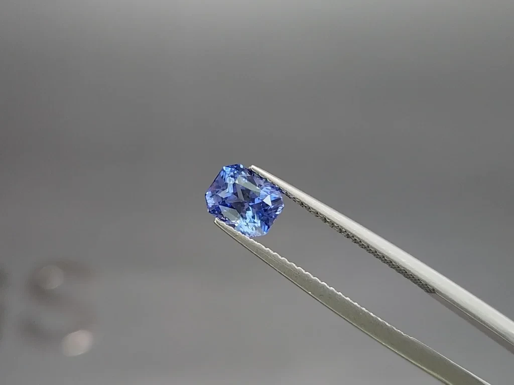 Blue sapphire radiant cut 1.58 carats,  Sri Lanka Image №3