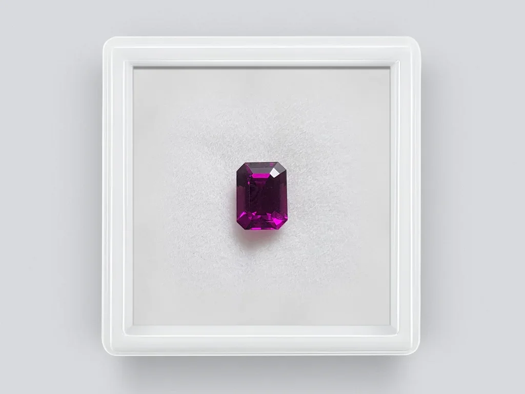 Octagon cut umbalite garnet 1.51 carats Image №1
