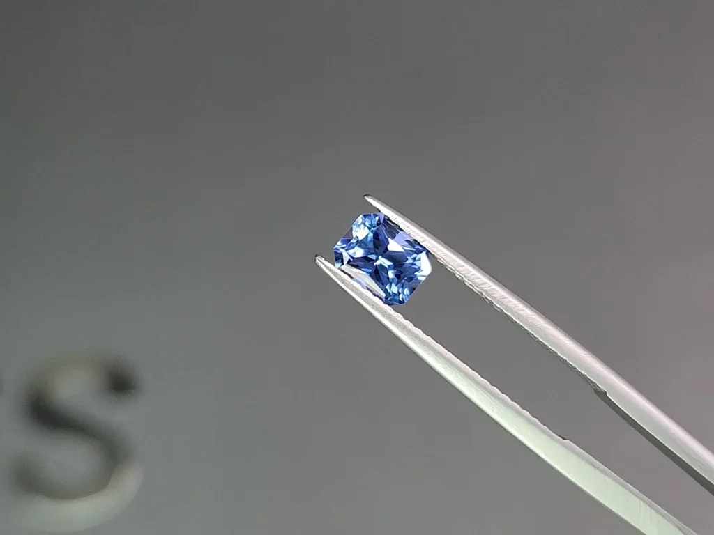 Untreated blue sapphire in radiant cut 0.93 carats, Sri Lanka Image №3