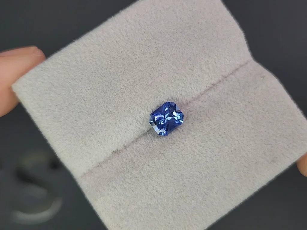 Untreated blue sapphire in radiant cut 0.93 carats, Sri Lanka Image №4