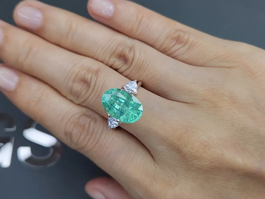 Neon greenish-blue Paraiba tourmaline in oval cut 6.88 carats, Mozambique Image №5