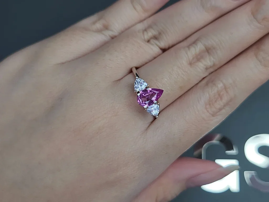 Unheated purple sapphire pear cat 1.15 carats, Madagascar Image №5