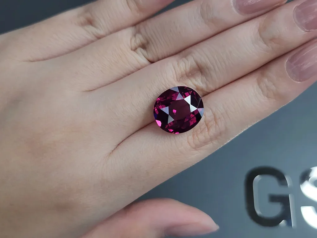 Garnet rhodolite oval cut 13.09 carats, Tanzania Image №2