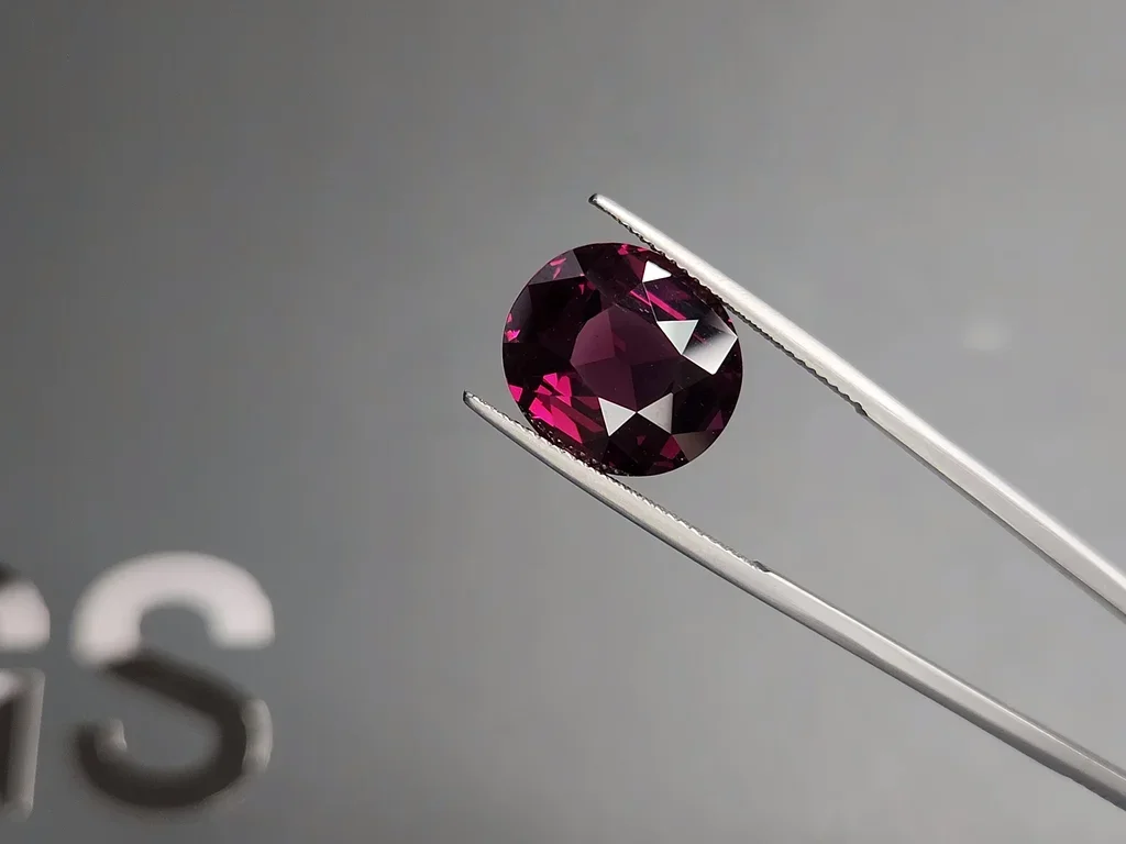 Garnet rhodolite oval cut 13.09 carats, Tanzania Image №3