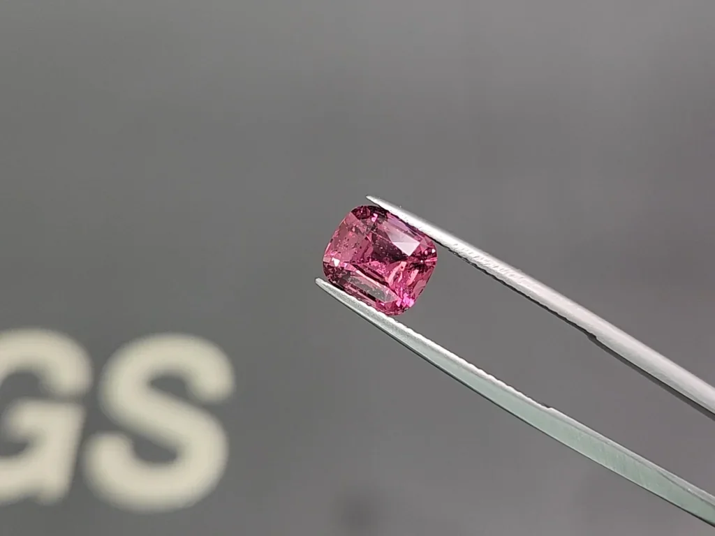 Rhodolite garnet cushion cut 3.14 carats, Tanzania Image №3