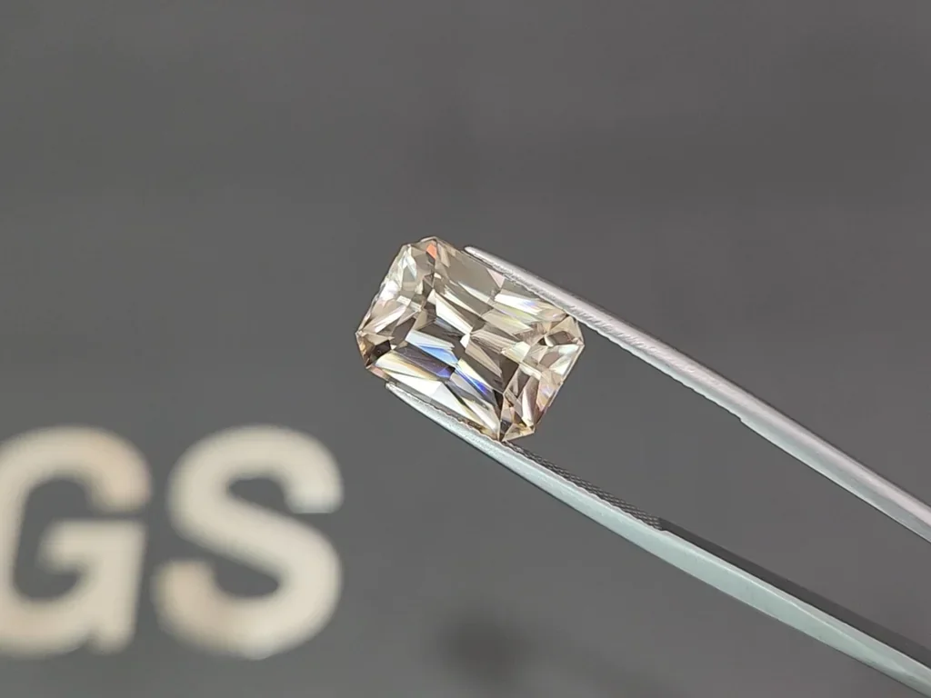 Large brown zircon in radiant cut 12.20 carats, Tanzania Image №3