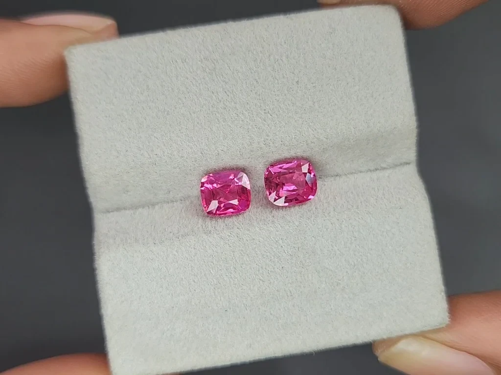 Pair of spinels Mahenge Hot Pink cushion cut 2.16 carats, Tanzania Image №4
