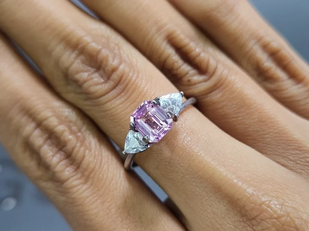 Unheated pink sapphire in octagon 1.51 carats, Sri Lanka Image №5