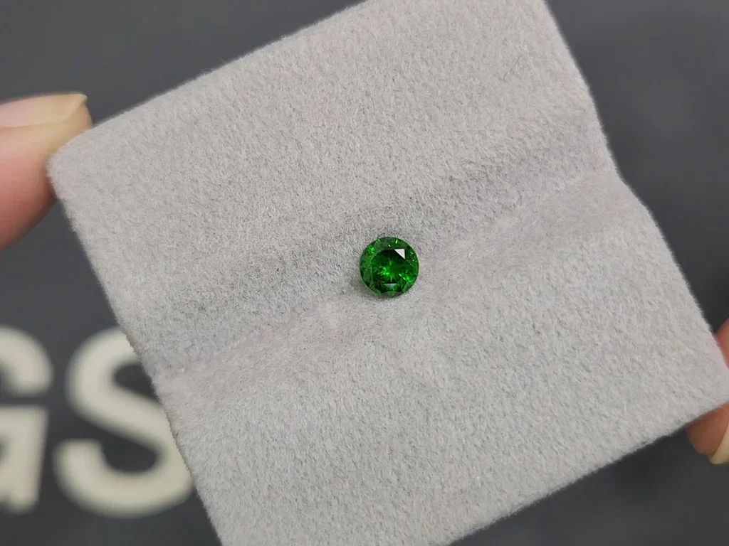 Rare Russian demantoid 0.42 ct Image №4