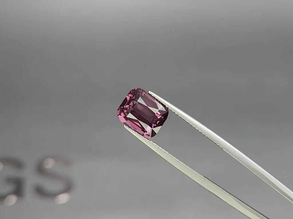 Purple spinel cushion cut 5.11 carats, Tanzania Image №3