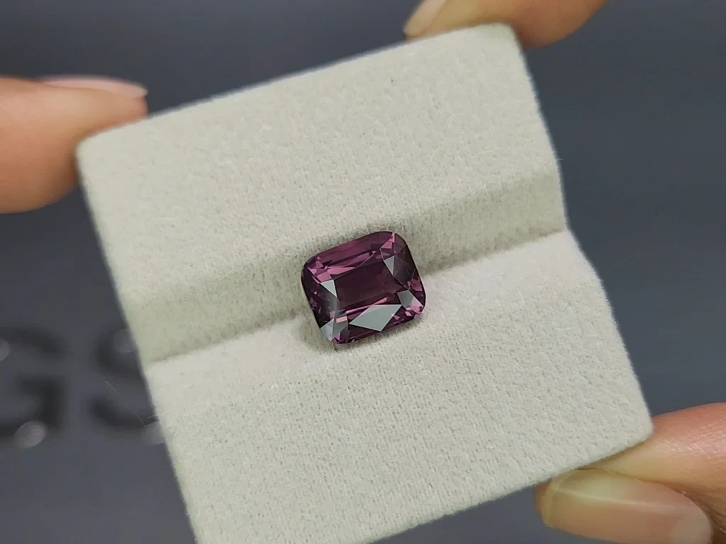 Purple spinel cushion cut 5.11 carats, Tanzania Image №4