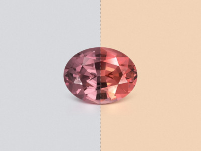 Garnet color change effect oval cut 1.40 carats, Tanzania photo