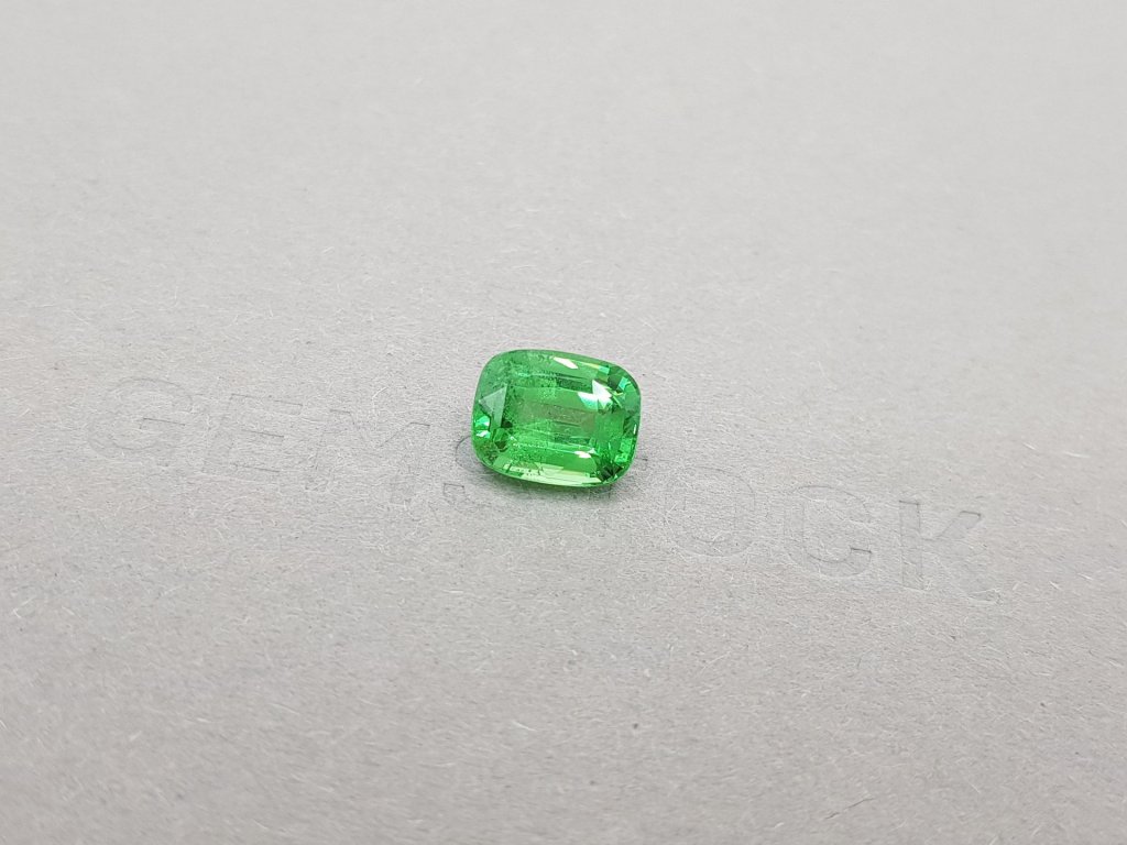 Vibrant cushion cut tsavorite 3.25 ct Image №3