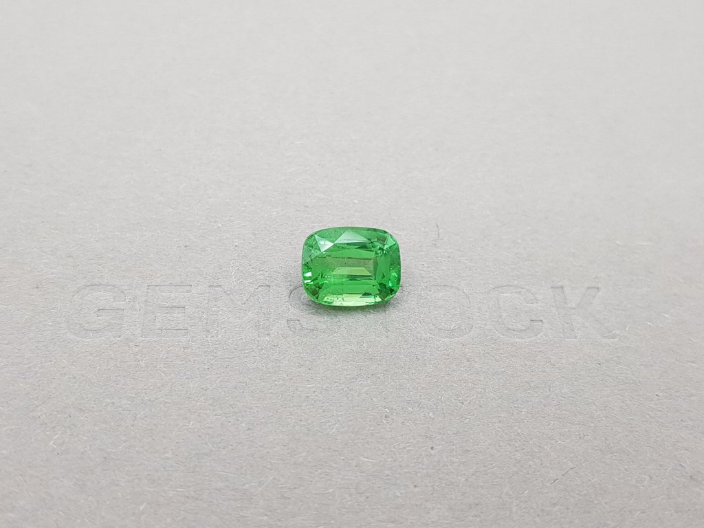 Vibrant cushion cut tsavorite 3.25 ct Image №1
