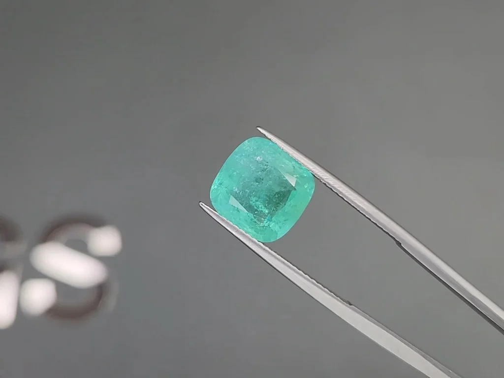 Neon greenish-blue cushion cut Paraiba tourmaline 4.70 carats, Mozambique Image №3