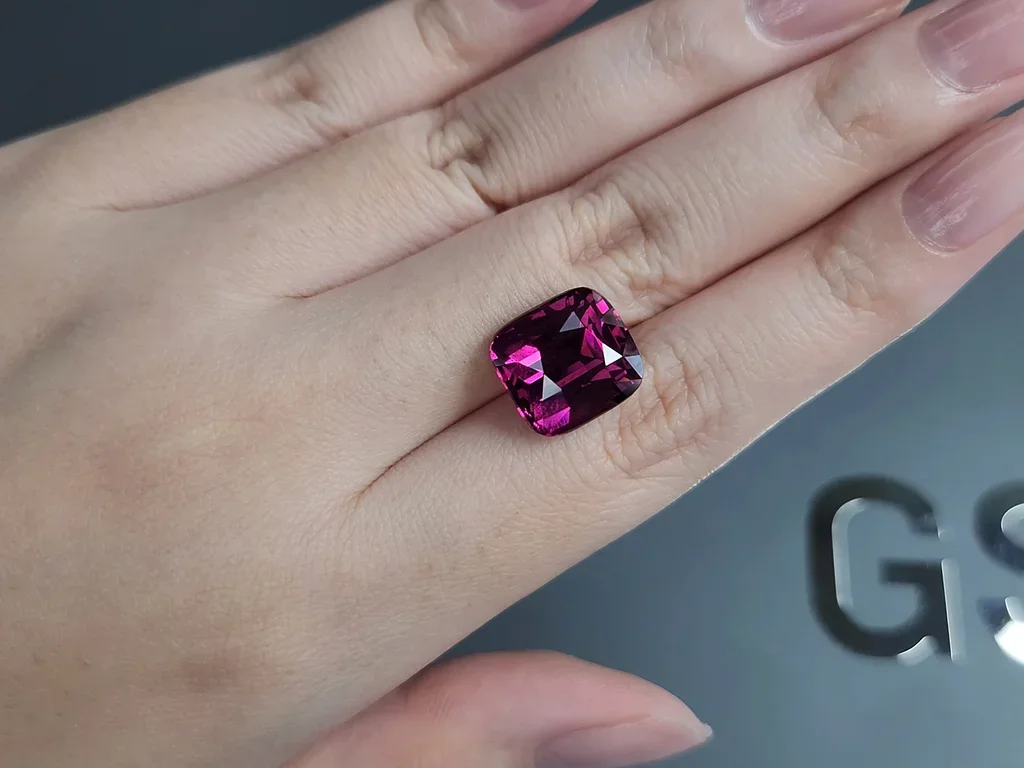 Garnet rhodolite cushion cut 10.85 carats, Tanzania Image №2