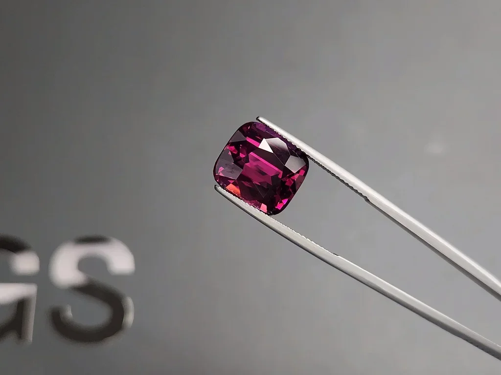 Garnet rhodolite cushion cut 10.85 carats, Tanzania Image №3