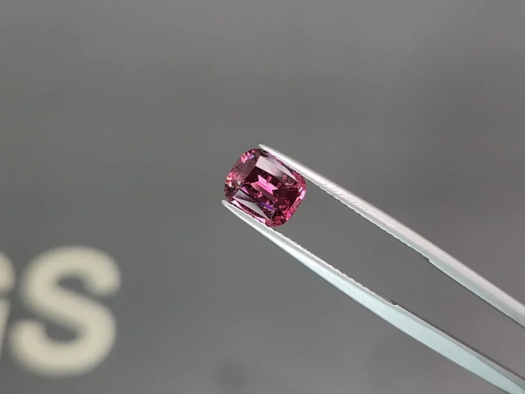 Rhodolite garnet cushion cut 2.23 carats, Tanzania Image №3