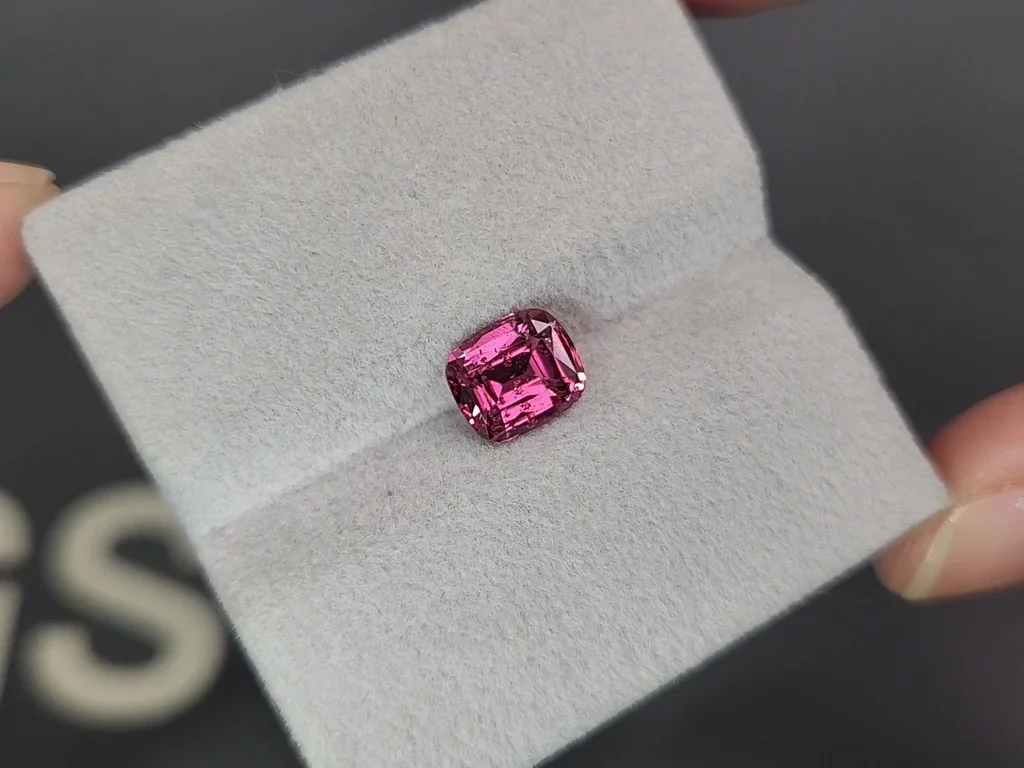 Rhodolite garnet cushion cut 2.23 carats, Tanzania Image №4