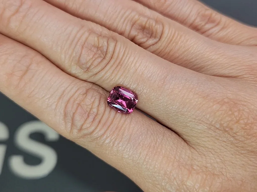Rhodolite garnet cushion cut 2.23 carats, Tanzania Image №2