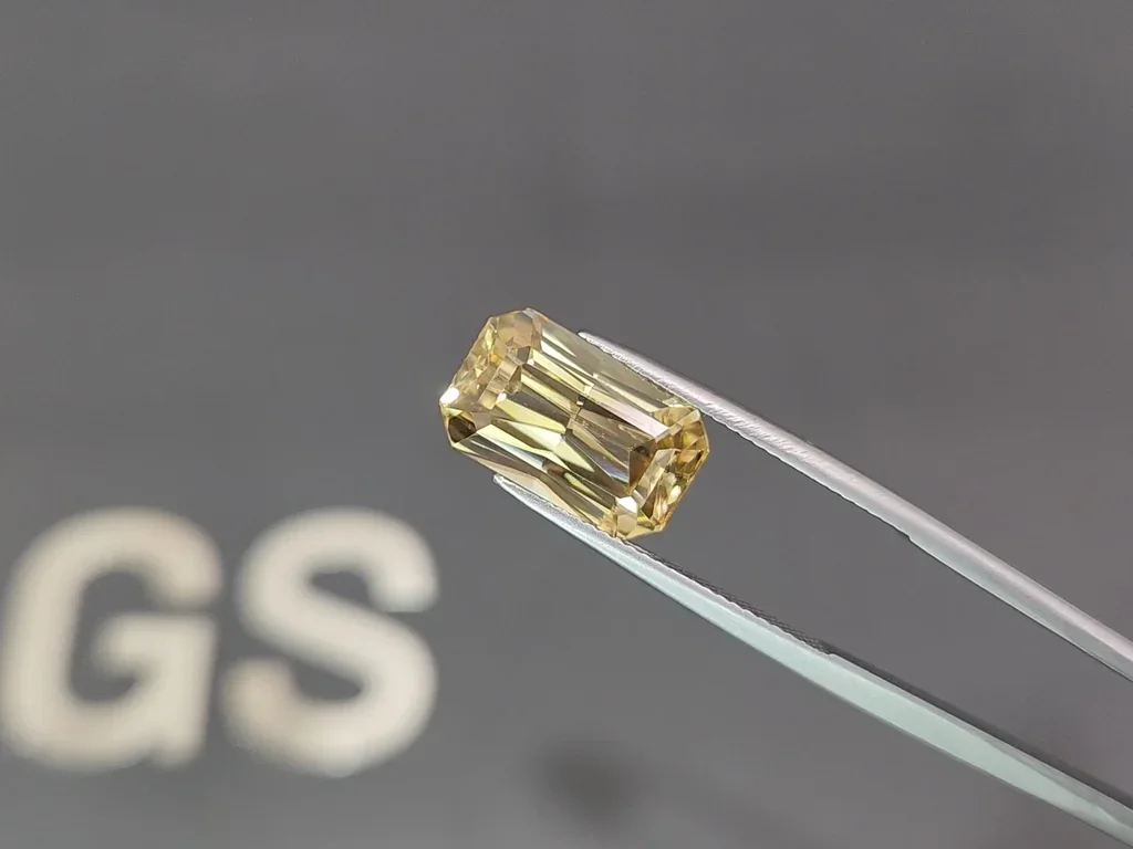 Yellow zircon radiant cut 10.91 carats, Tanzania Image №3