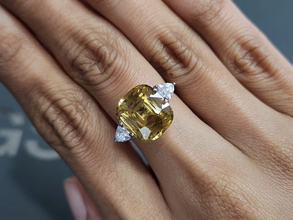 Yellow zircon cushion cut 11.11 carats, Africa Image №5