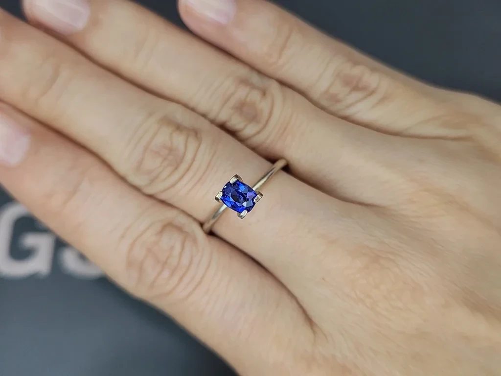 Sapphire Royal Blue cushion cut 0.90 carats, Sri Lanka  Image №5