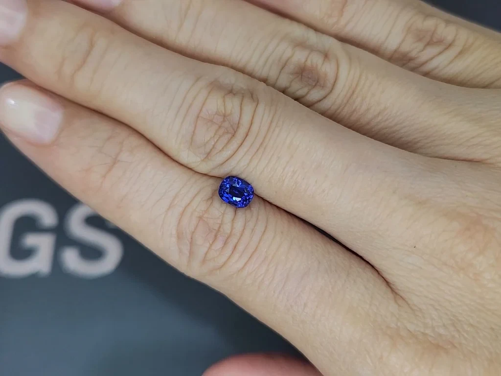 Sapphire Royal Blue cushion cut 0.90 carats, Sri Lanka  Image №2