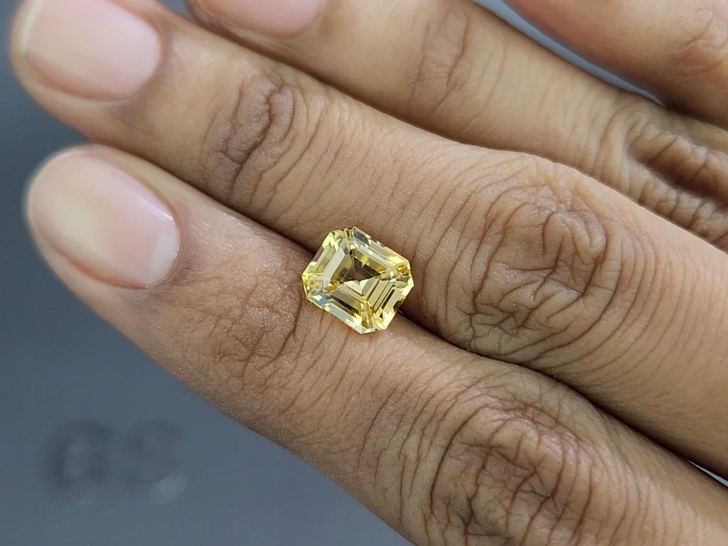 Unheated yellow sapphire octagon cut 3.11 carats, Sri Lanka Image №2