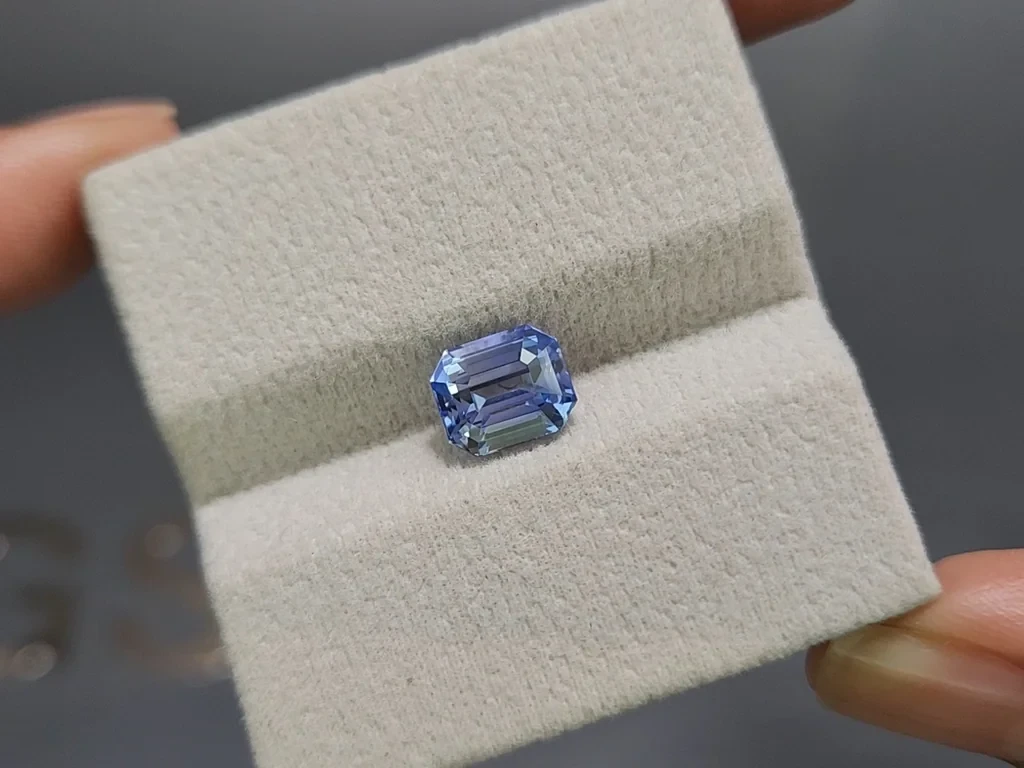 Unheated blue sapphire octagon cut 3.02 carats, Sri Lanka Image №4