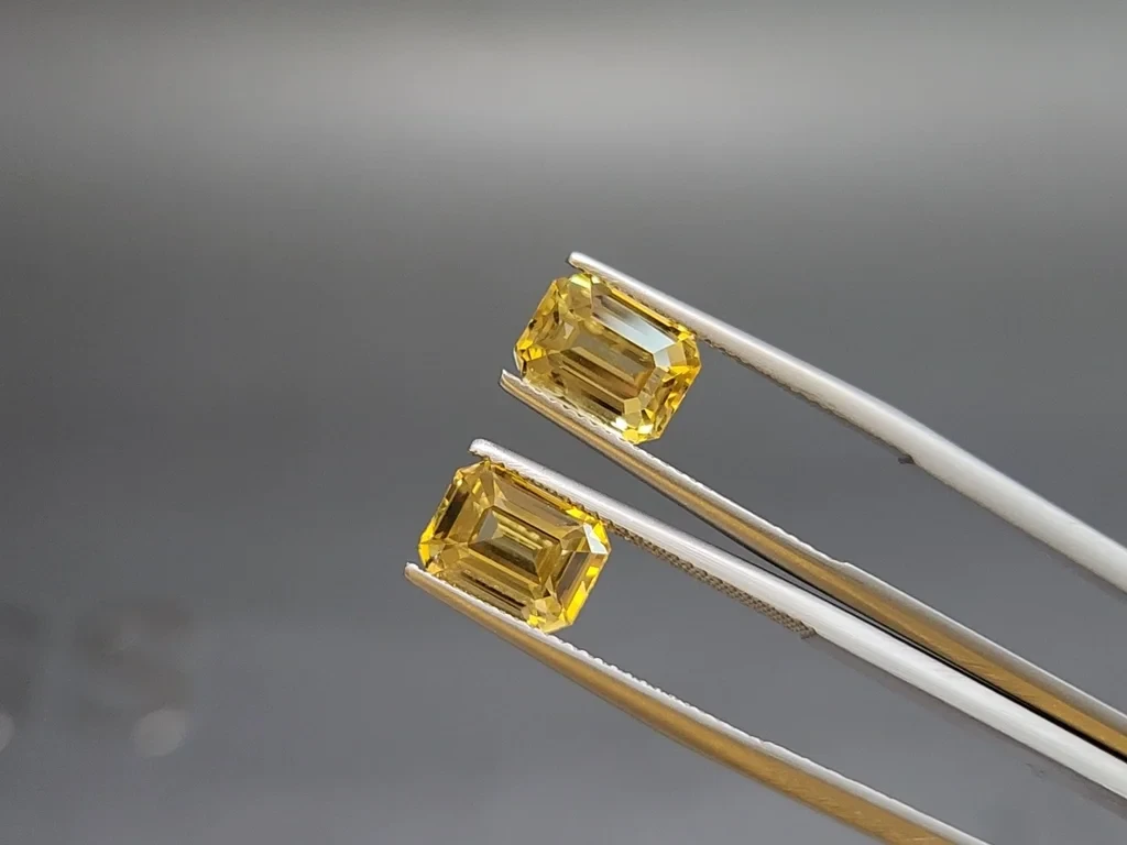 Pair unheated Golden Yellow sapphires octagon cut 6.40 carats, Sri Lanka Image №5