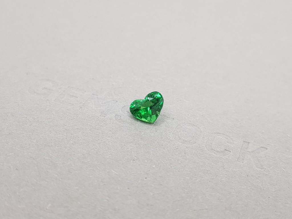 Heart cut tsavorite garnet 1.24 ct Image №3