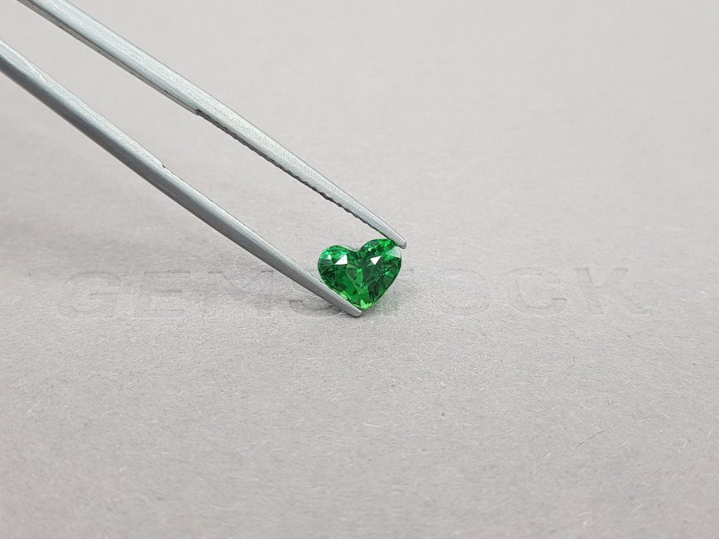 Heart cut tsavorite garnet 1.24 ct Image №4