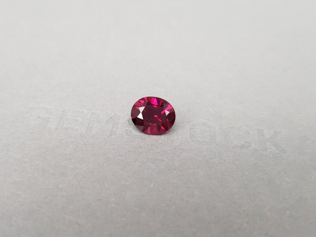Oval cut vivid red rhodolite garnet 2.13 ct, Tanzania Image №4