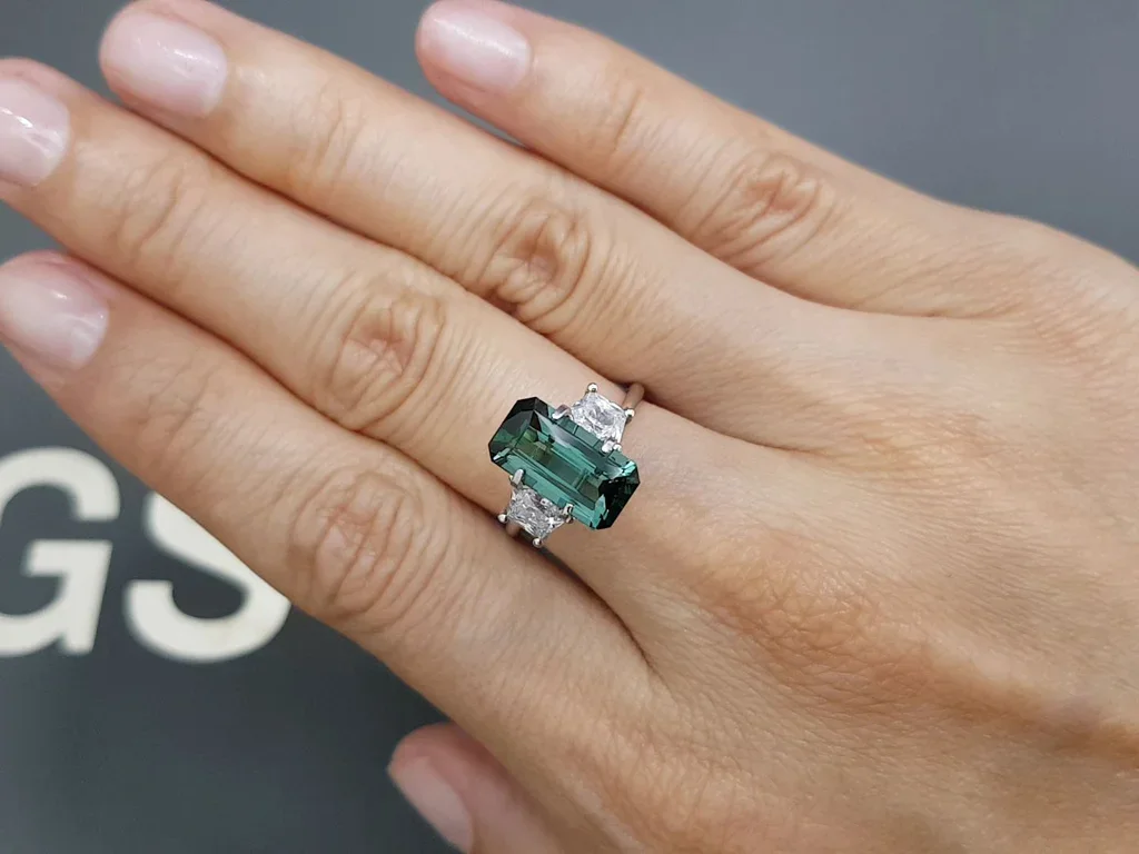 Intense blue indigolite in octagon cut 3.56 carats Image №5
