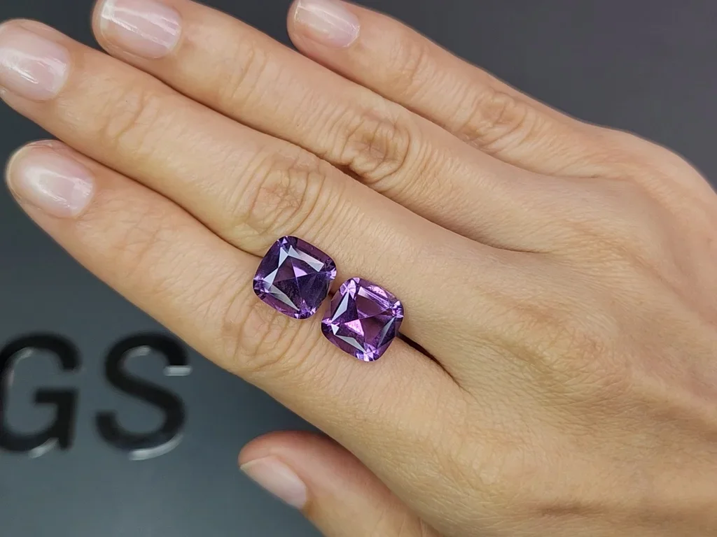 Pair of cushion cut amethysts 7.47 carats, Brazil  Image №2