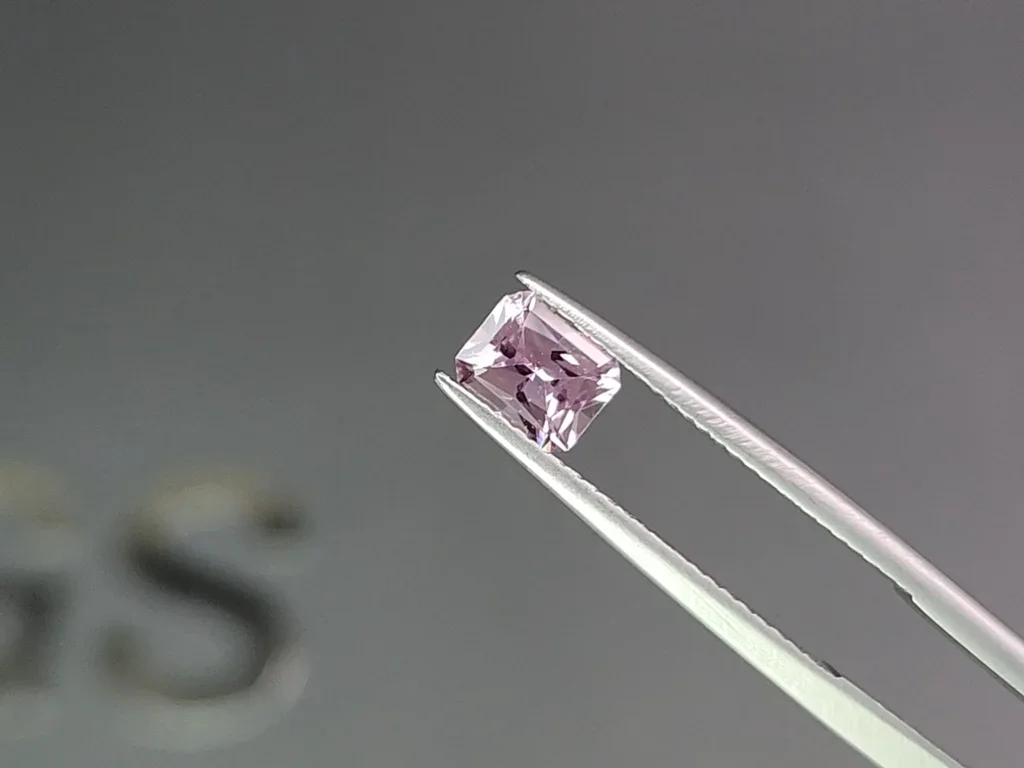 Lilac -pink sapphire in radiant cut 0.86 carats, Madagascar Image №3