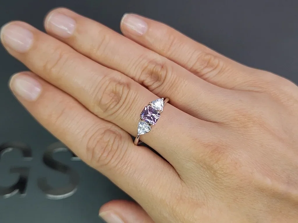 Lilac -pink sapphire in radiant cut 0.86 carats, Madagascar Image №5