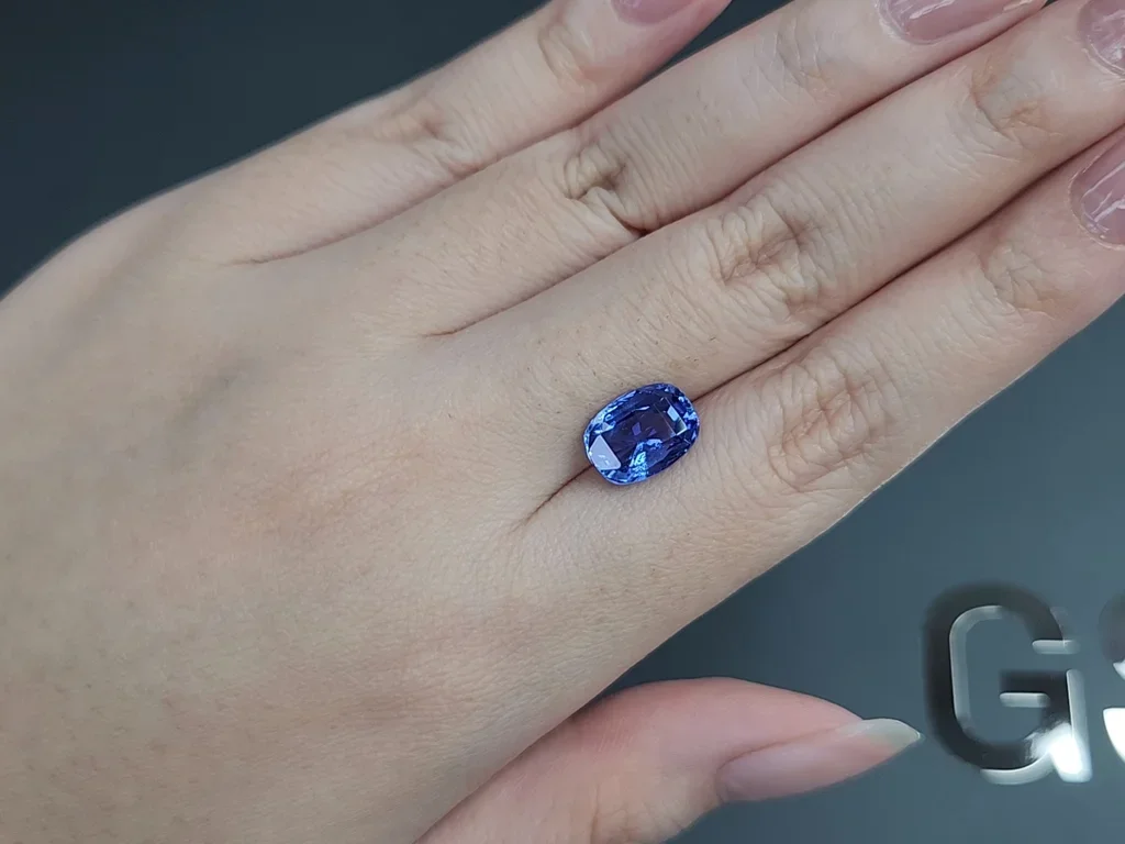 Unheated blue sapphire in cushion cut 4.88 carats, Sri Lanka Image №2