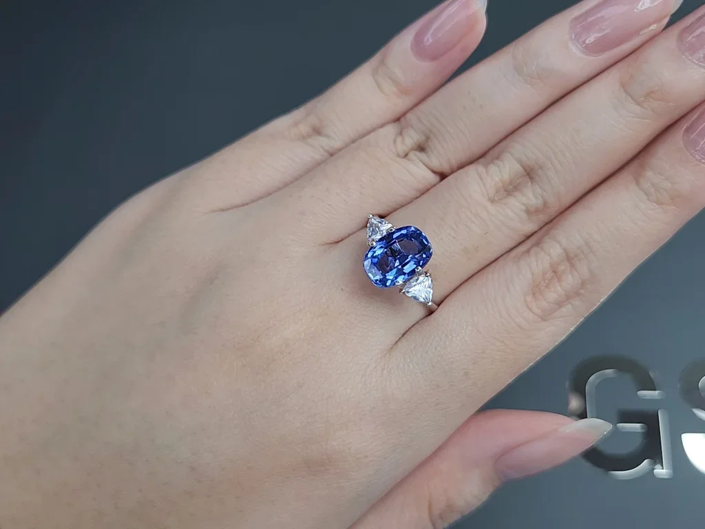 Unheated blue sapphire in cushion cut 4.88 carats, Sri Lanka Image №5
