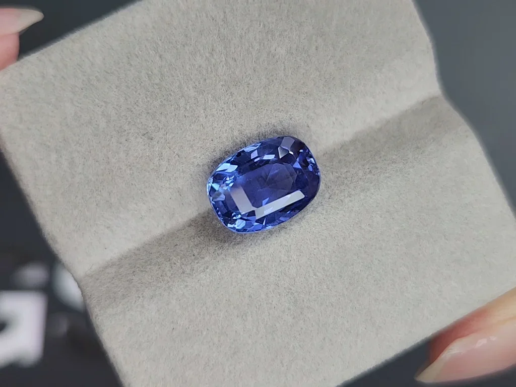 Unheated blue sapphire in cushion cut 4.88 carats, Sri Lanka Image №4