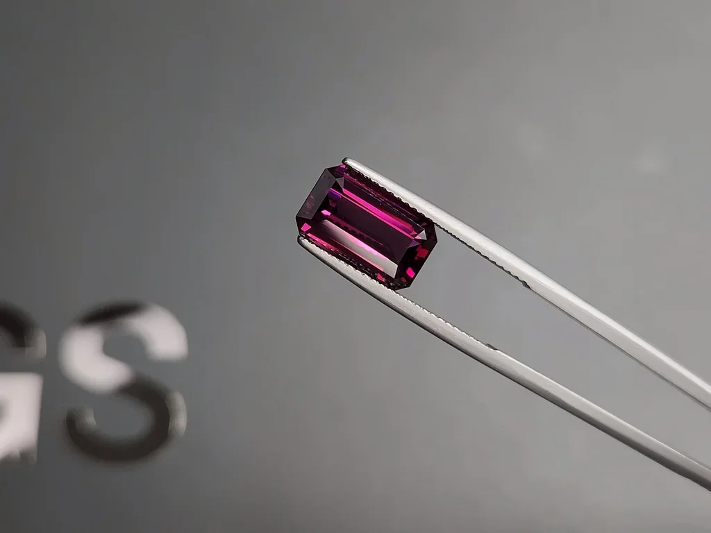 Garnet rhodolite octagon cut 4.97 carats, Tanzania Image №3