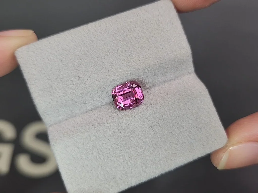 Rhodolite garnet cushion cut 1.90 carats, Tanzania Image №4