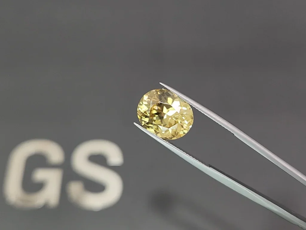 Yellow zircon oval cut 10.45 carats, Tanzania Image №3