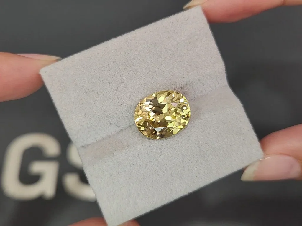 Yellow zircon oval cut 10.45 carats, Tanzania Image №4