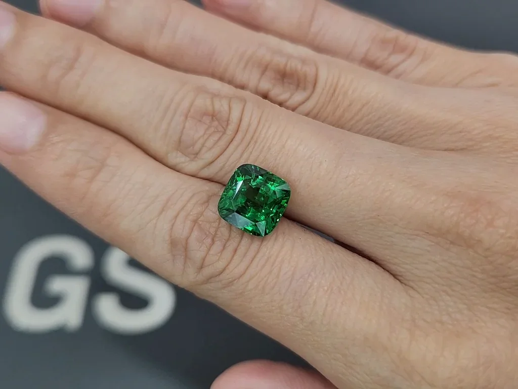 Tsavorite garnet Vibrant Green cushion cut  5.02 carats, Tanzania Image №2