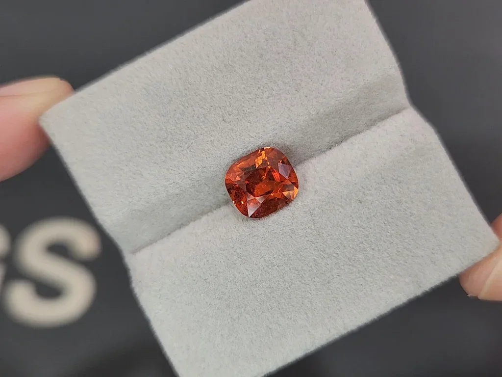 Spessartine Vivid orange cushion cut 2.95 carats, Africa Image №4