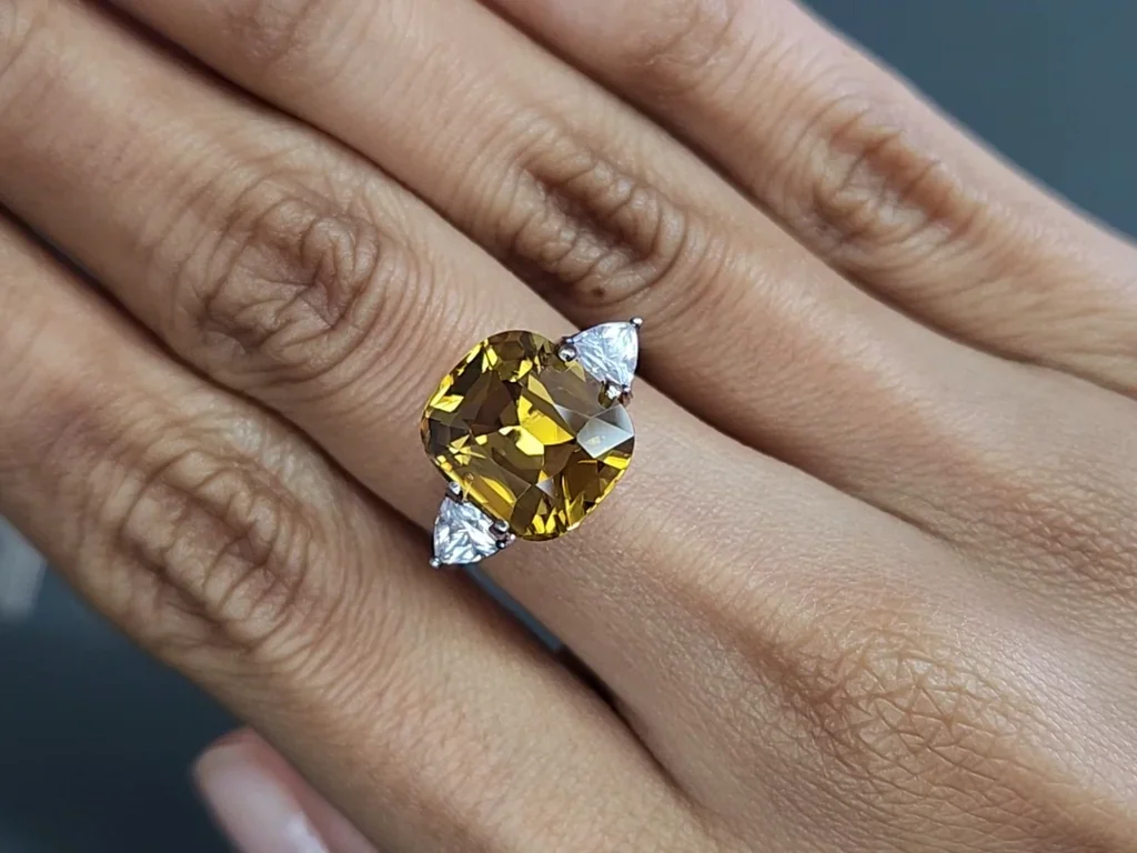 Yellow zircon cushion cut 10.39 carats, Africa  Image №5