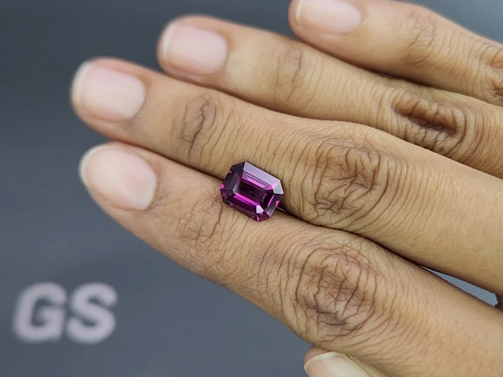Purple umbalite garnet octagon cut 3.59 carats, Africa Image №2